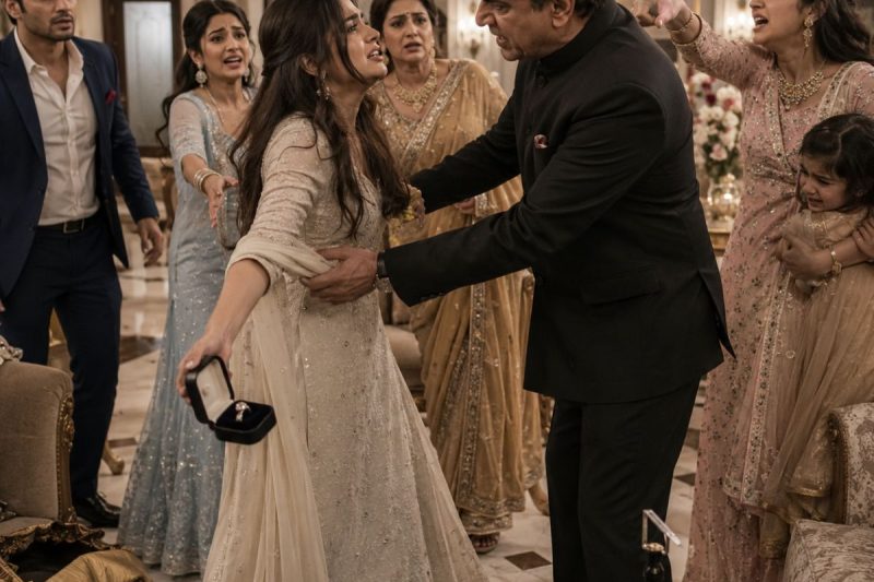 बेटी ने करोड़पति दूल्हे को ठुकराकर उस “गरीब” आदमी का हाथ थामा, तो पिता ने उसे विरासत से निकाल दिया… लेकिन गुप्त समझौते के पृष्ठ 47 ने पूरे परिवार की नींव हिला दी